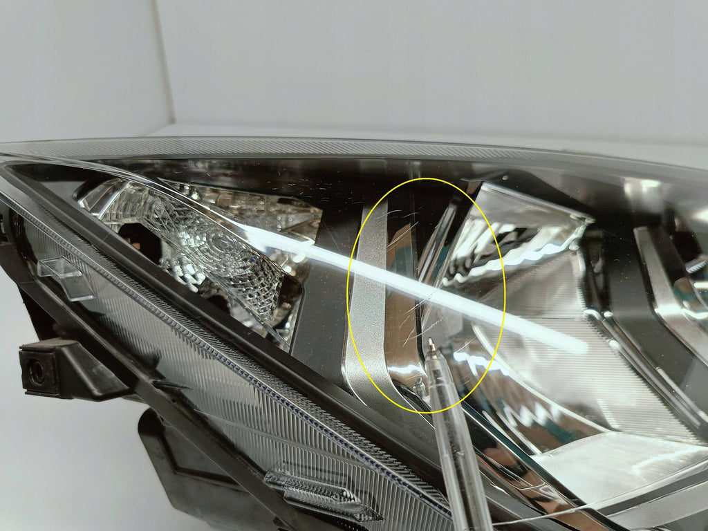 Seat Ibiza V ARONA 17- LAMPA PRAWA PRZÓD ZWYKŁA H7 EU 6F1941006B