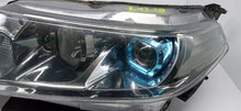Załaduj zdjęcie do przeglądarki galerii, SUZUKI VITARA 3 III 15- LAMPA LEWA PRZÓD LED NIEBIESKA KOITO 100-18095
