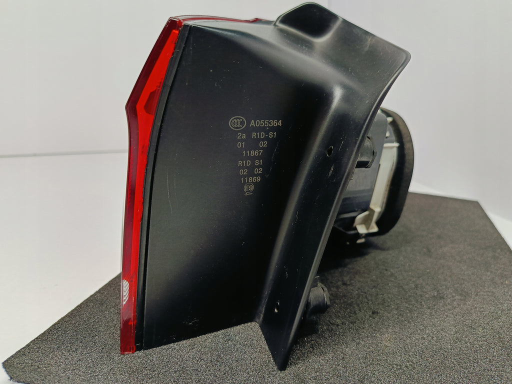 VOLKSWAGEN TOURAN 5TA 15- LAMPA LEWY TYŁ LEWA TYLNA 5TA945095A