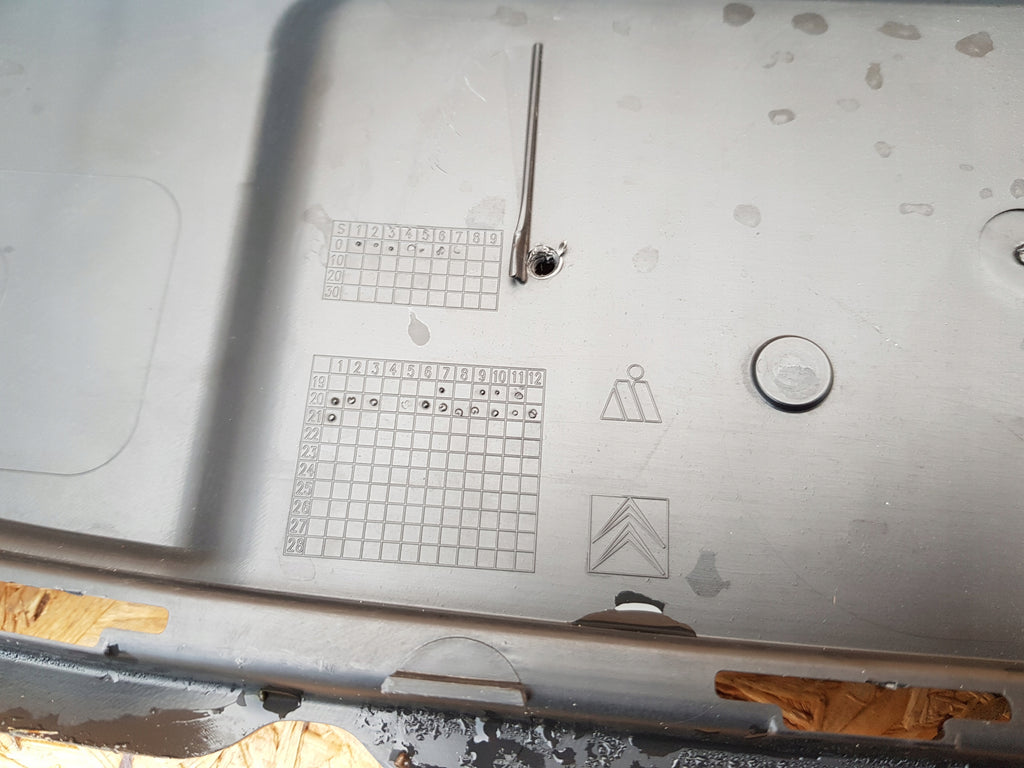 CITROEN C3 III LIFT 20- KRATKA ATRAPA GRILL ZDERZAKA PRZEDNIEGO 9833504580