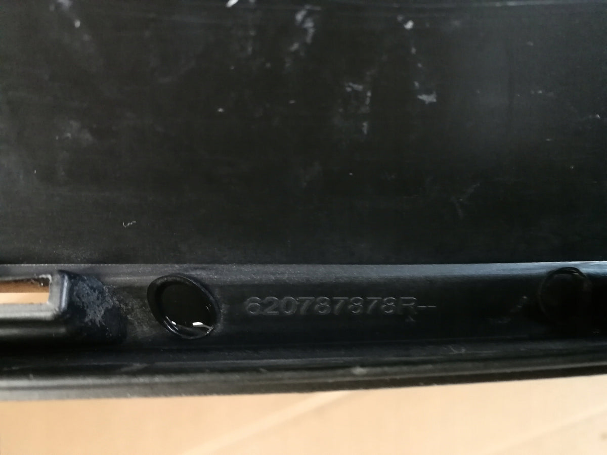 Renault Clio IV Listwa Nakładka Atrapa Grill — zdjęcie 9 z 11