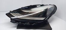 Laden Sie das Bild in den Galerie-Viewer, TESLA MODEL 3 III 17- LAMPA LEWA PRZÓD PRZEDNIA FULL LED 1077375-00-C