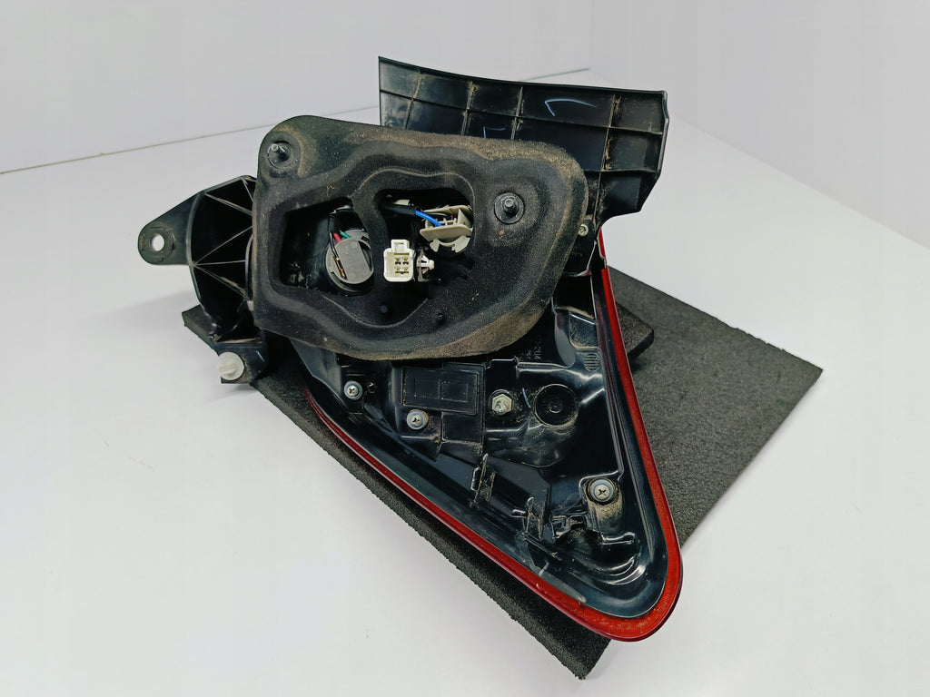 TOYOTA YARIS III LIFT 17- LAMPA LEWY TYŁ LEWA TYLNA ZWYKŁA KOITO 0D-203
