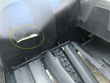 Load image into Gallery viewer, PEUGEOT 3008 III 23- KIEROWNICA WLOT POWIETRZA ROLETA ŻALUZJA 9841341080