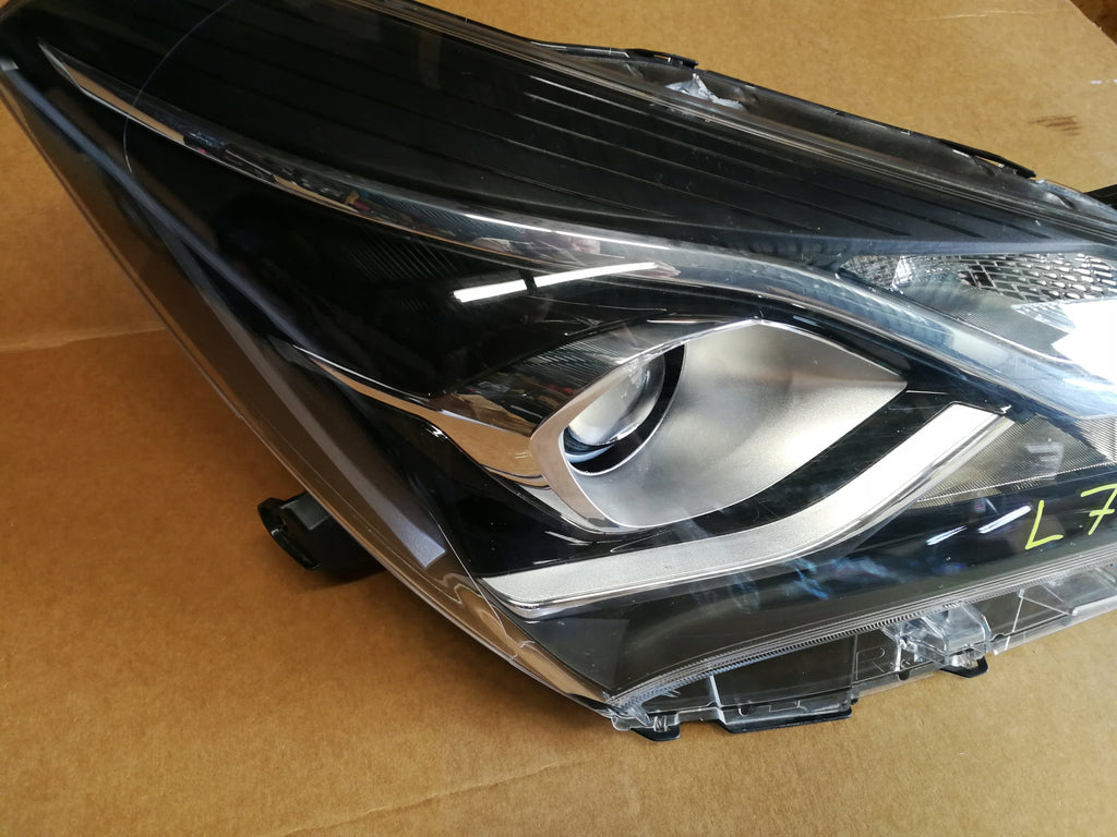 TOYOTA YARIS III LIFT 17- SCHEINWERFER RECHTS VORNE KOITO 0D-197
