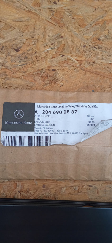 MERCEDES W204 LISTWA SŁUPKA DRZWI PRAWY TYŁ NOWA