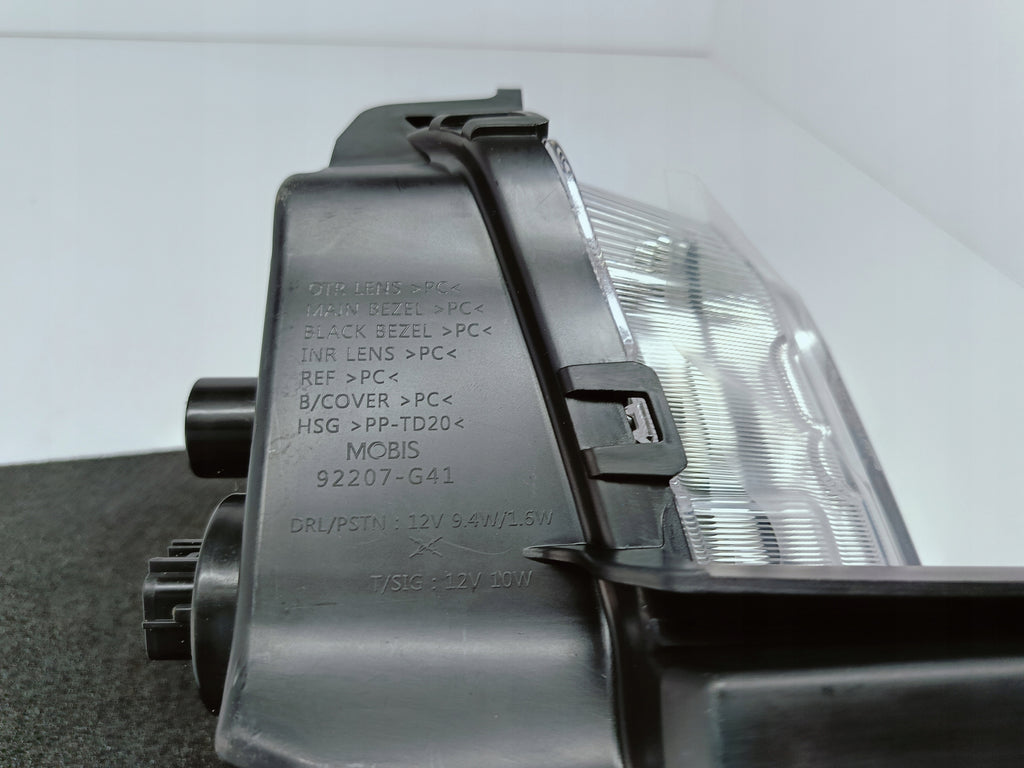 HYUNDAI I30 III 16-LAMPA ŚWIATŁO DRL LEWY PRZÓD LED NOWY 3 PIN 92207-G4100
