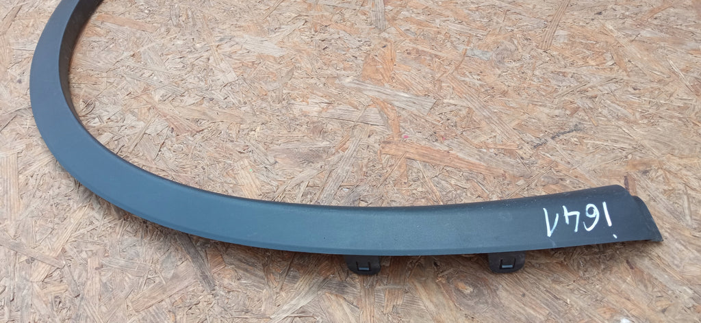 TESLA MODEL Y 22- LISTWA BŁOTNIKA PRAWY TYŁ PRAWA TYLNA 1658698-00-A