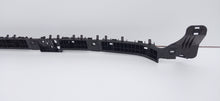 Laden Sie das Bild in den Galerie-Viewer, TESLA MODEL 3 LIFT 23- HALTERUNG HALTER MITTELSTÜCK STOSSFÄNGER HINTEN 1757096-00-C