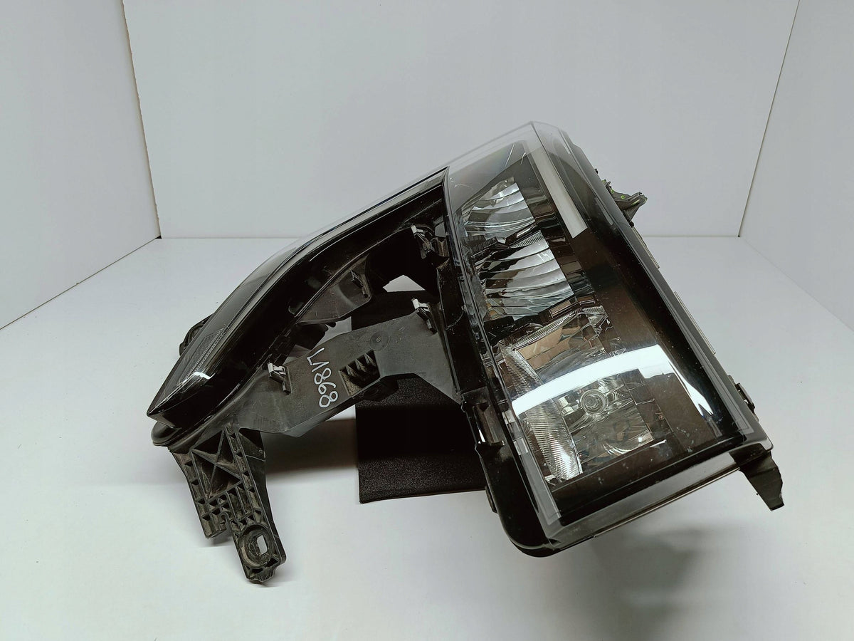 Renault Master IV 24- Front Right Light Front LED EU 260106174R — photo 9 of 16