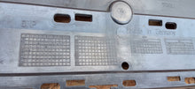 Laden Sie das Bild in den Galerie-Viewer, AUDI A6 C7 LIFT 14- KÜHLERGRILL MITTE STOSSSTANGE VORNE 4G0853651BP