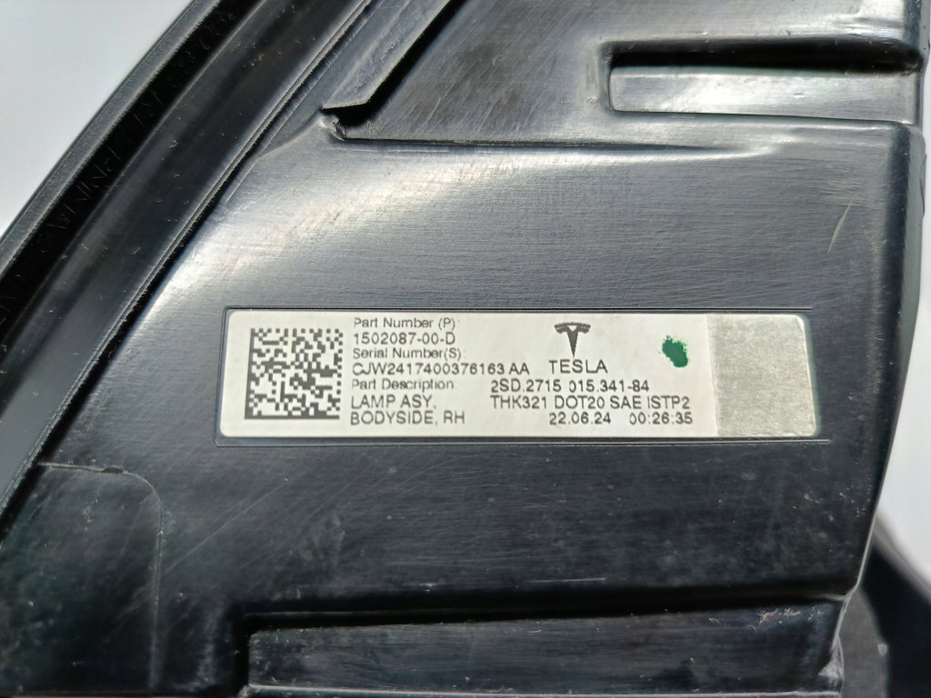TESLA 3 III LIFT Y MY 20-LAMPA REFLEKTOR ŚWIATŁO PRAWY TYŁ LED 1502087-00-D