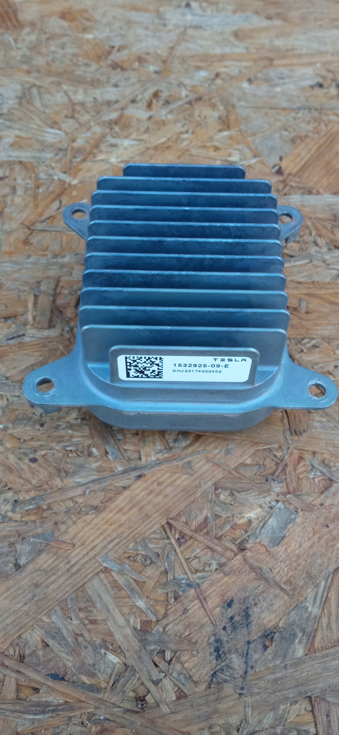 TESLA MODEL 3 18- Y LIFT PRZETWORNICA LAMPY LED PRZÓD PRZEDNIA 1532925-09-E