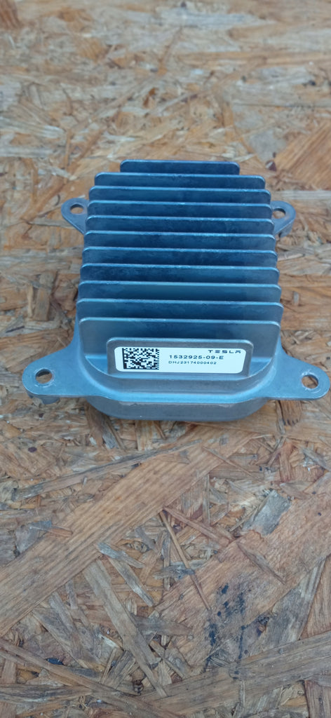 TESLA MODEL 3 18- Y LIFT LED SCHEINWERFER KONVERTER VORNE 1532925-09-E