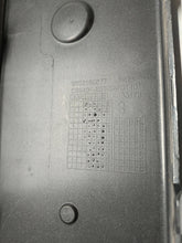 Załaduj zdjęcie do przeglądarki galerii, CITROEN C3 PICASSO FL 12- LISTWA ŚRODKOWA BLENDA ZDERZAKA PRZÓD 9802195877