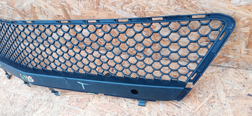 MERCEDES E KLASA W212 09- KRATKA ATRAPA GRILL ZDERZAKA PRZÓD A2128851353