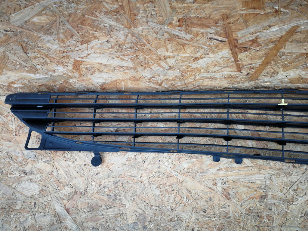 PEUGEOT 307 01- ATRAPA KRATKA DOLNA GRILL ZDERZAKA PRZÓD 9634014177B