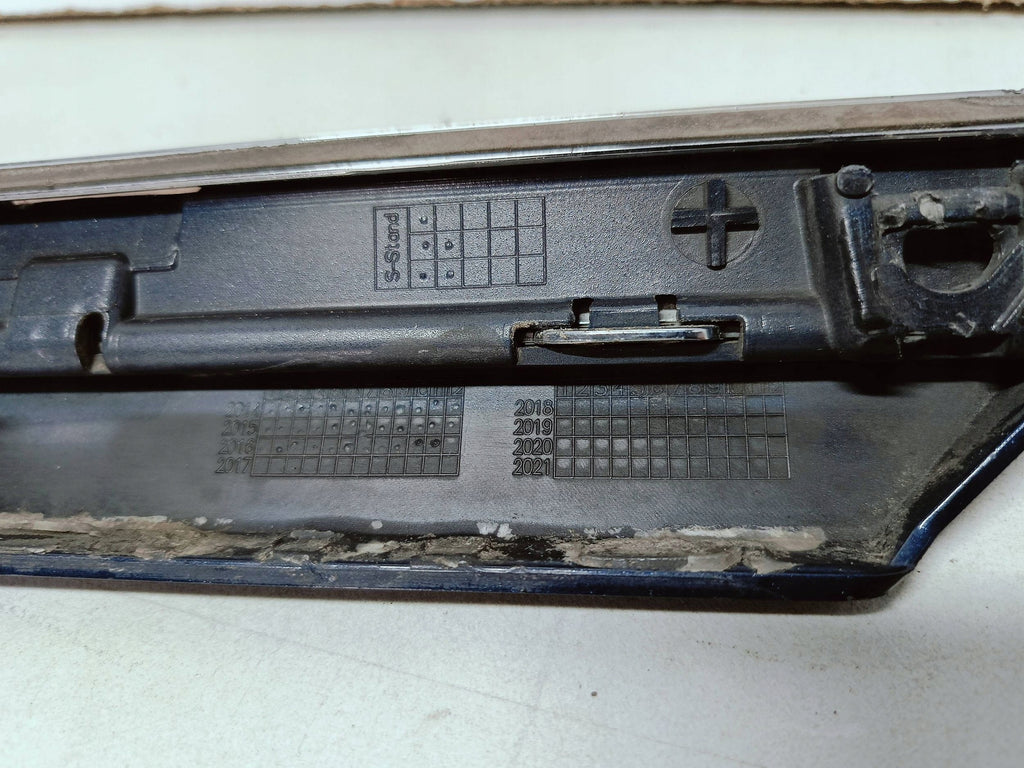 Volkswagen PASSAT B8 14- ZIERLEISTE TÜR VORNE LINKS CHROM 3G0854939