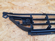 Laden Sie das Bild in den Galerie-Viewer, VOLVO XC60 LIFT 14- KÜHLERGRILL MIT PDC 31323775