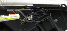 Załaduj zdjęcie do przeglądarki galerii, SUZUKI VITARA 3 III 15- LAMPA LEWA PRZÓD LED NIEBIESKA KOITO 100-18095