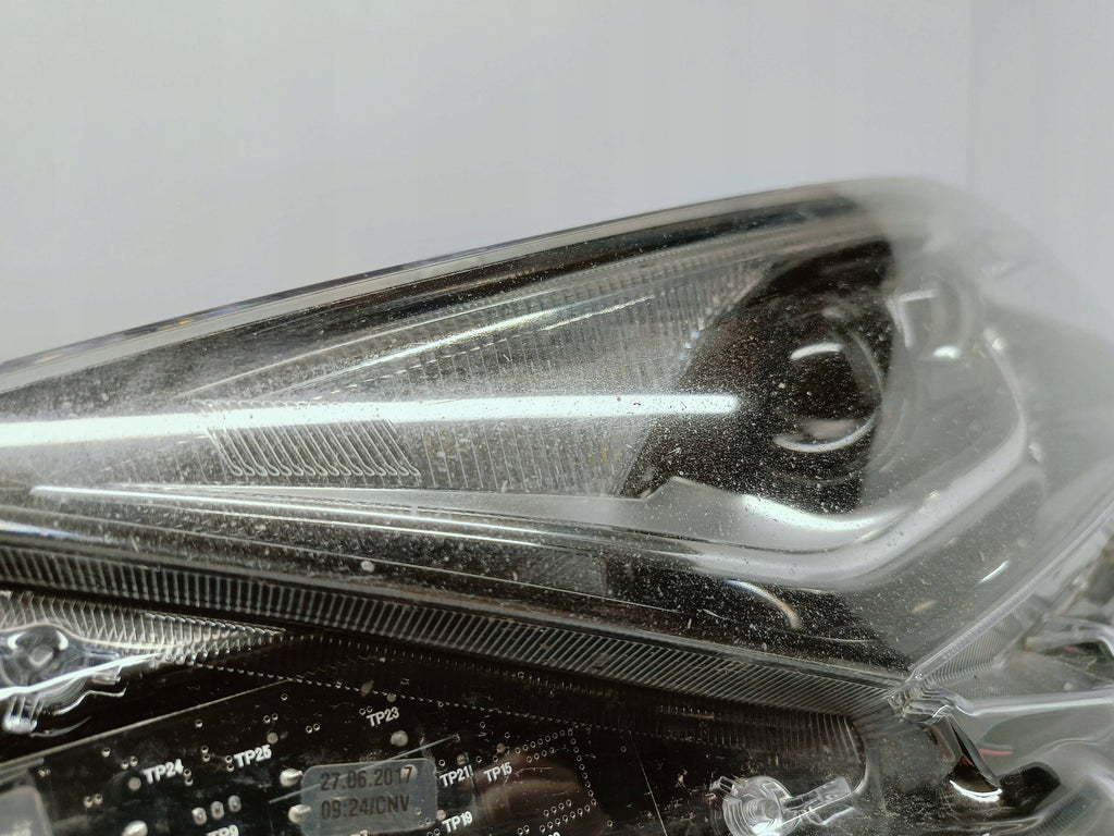 Toyota Auris II LIFT E18 15- LAMPA LEWA PRZÓD FULL LED EU 81150-02K60