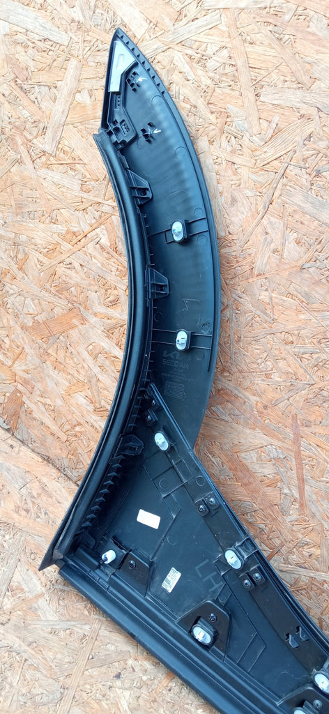 KIA EV6 2021- TÜRZIERLEISTE HINTEN LINKS MATT 87733-CV000