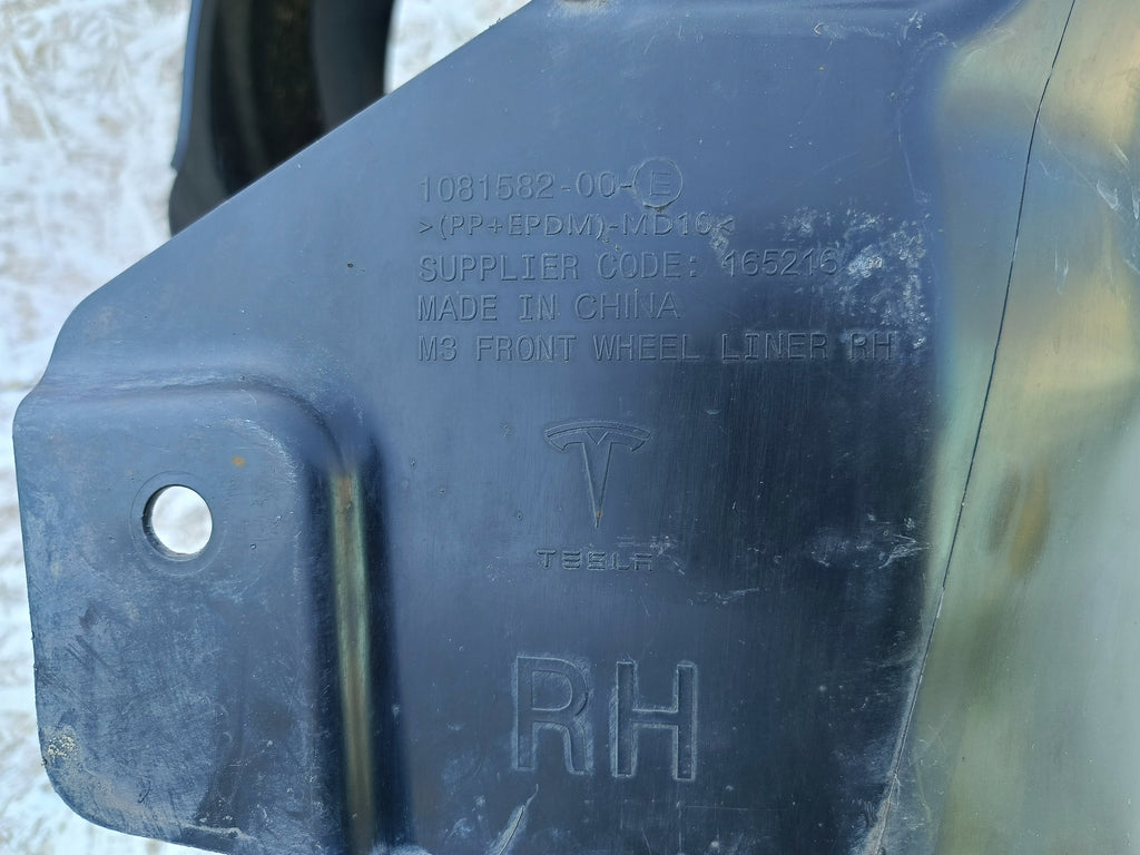 TESLA MODEL 3 III M3 17- RADHAUS SCHUTZ RECHTS VORNE 1081582-00-D