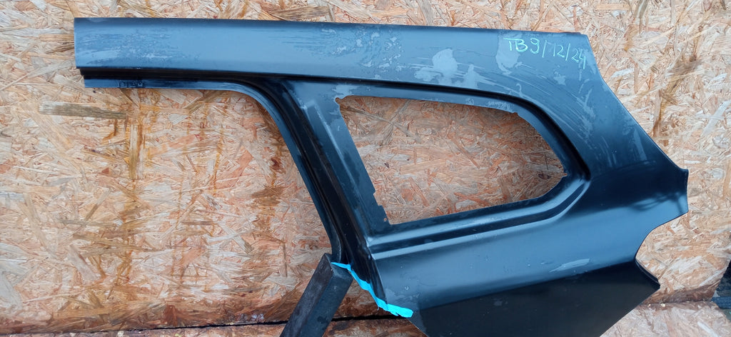 OPEL ASTRA J IV 4 KOMBI 09- POSZYCIE BŁOTNIK LEWY BOK LEWY TYŁ 13442529