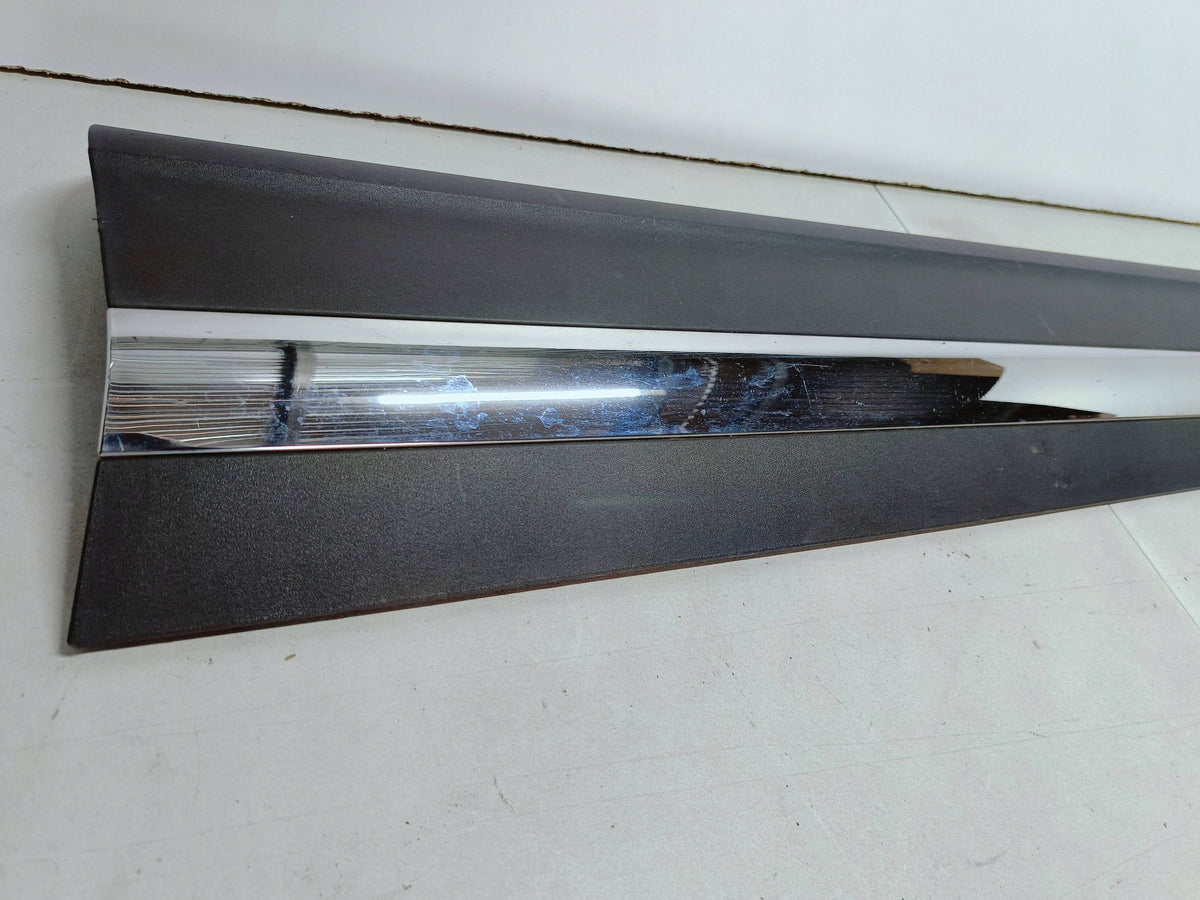 MG Hs 18- Baguette Cache Porte Avant Gauche Gauche Avant Chrome 10423724 — photo 8 sur 12