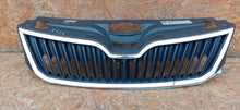 Laden Sie das Bild in den Galerie-Viewer, SKODA RAPID 12- KÜHLERGRILL GITTER STOßSTANGENGRILL VORNE CHROM 5JA853668