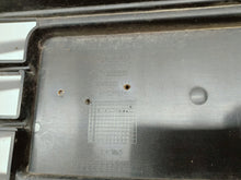 Załaduj zdjęcie do przeglądarki galerii, Audi A3 III 8V 13- GRILL ATRAPA ZDERZAKA PRZEDNIEGO 8V3853651