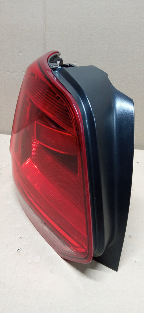 VW POLO 6CO LAMPA TYŁ TYLNA LEWA 6C0645095K 16-