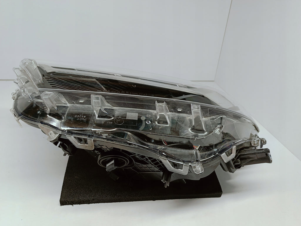 TOYOTA RAV4 V LIFT 22- LAMPA LEWA PRZÓD PRZEDNIA FULL LED EU 81185-42G10