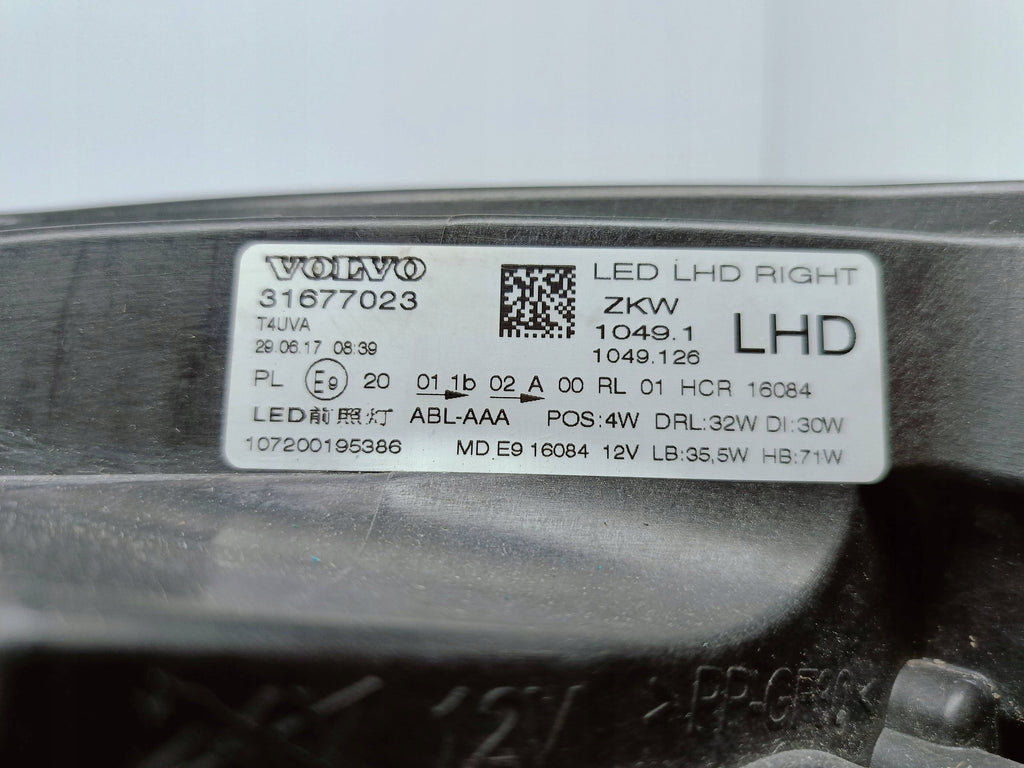 VOLVO V40 V 40 II LIFT 16- LAMPA PRAWA PRZÓD PRZEDNIA FULL LED EU 31677023