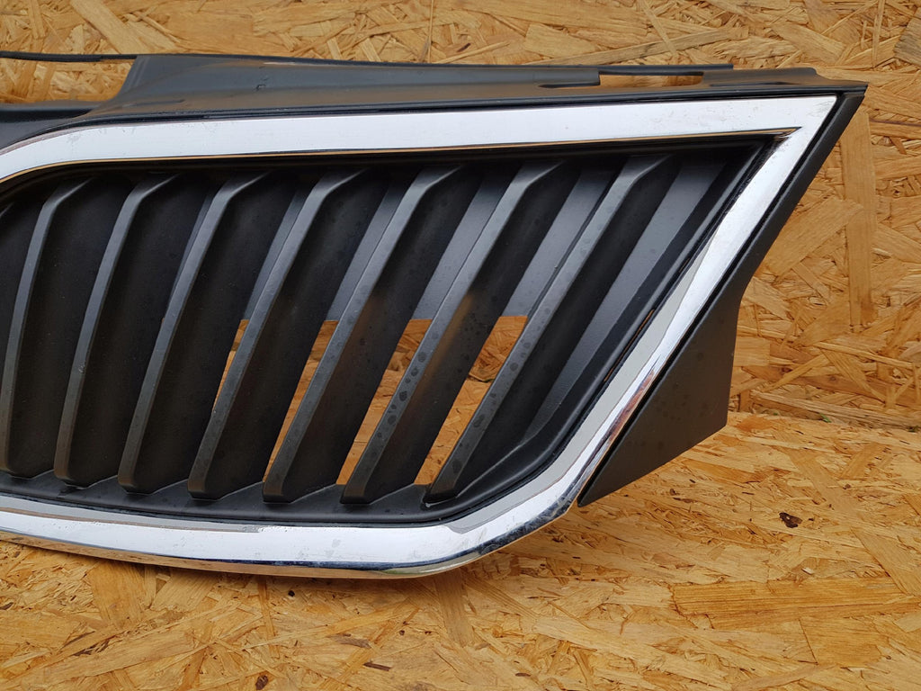 SKODA RAPID 12- ATRAPA GRILL KRATKA ZDERZAKA PRZEDNIEGO CHROM 5JA853668