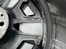 Laden Sie das Bild in den Galerie-Viewer, BMW 5 i5 G60 G61 23- ALUFELGE 19''x8.5'' 5x112 ET29 5A324D8