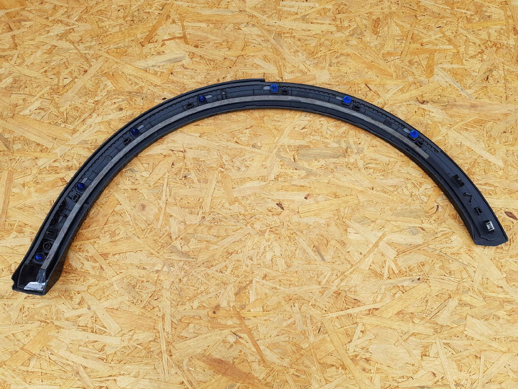 Audi Q2 ZIERLEISTE KOTFLÜGEL HINTEN RECHTS 81A853818A