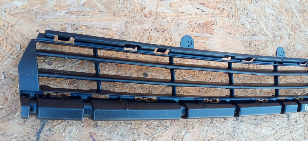 BERLINGO PARTNER II 08- MITTELGITTER GRILL STOSSSTANGE VORNE 9682581877