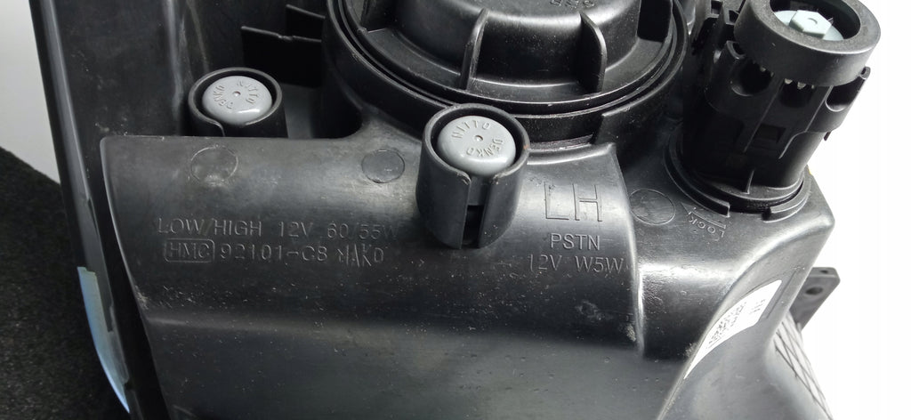 HYUNDAI I20 I 20 II 14- LAMPA REFLEKTOR LEWY PRZÓD ZWYKŁA 92101-C8000