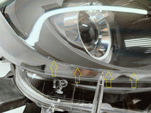 Laden Sie das Bild in den Galerie-Viewer, TOYOTA YARIS IV 4 P21 19-LAMPA REFLEKTOR PRAWY PRZÓD SOCZEWKA KOITO K0-6 EU