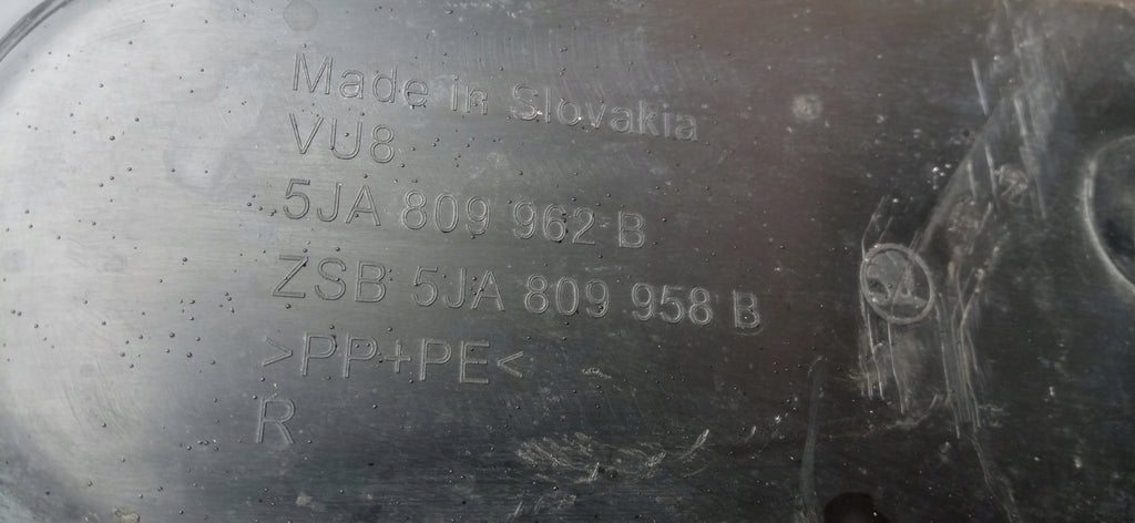 SKODA RAPID 12- NADKOLE PRAWY PRZÓD PRAWE PRZEDNIE 5JA809962B