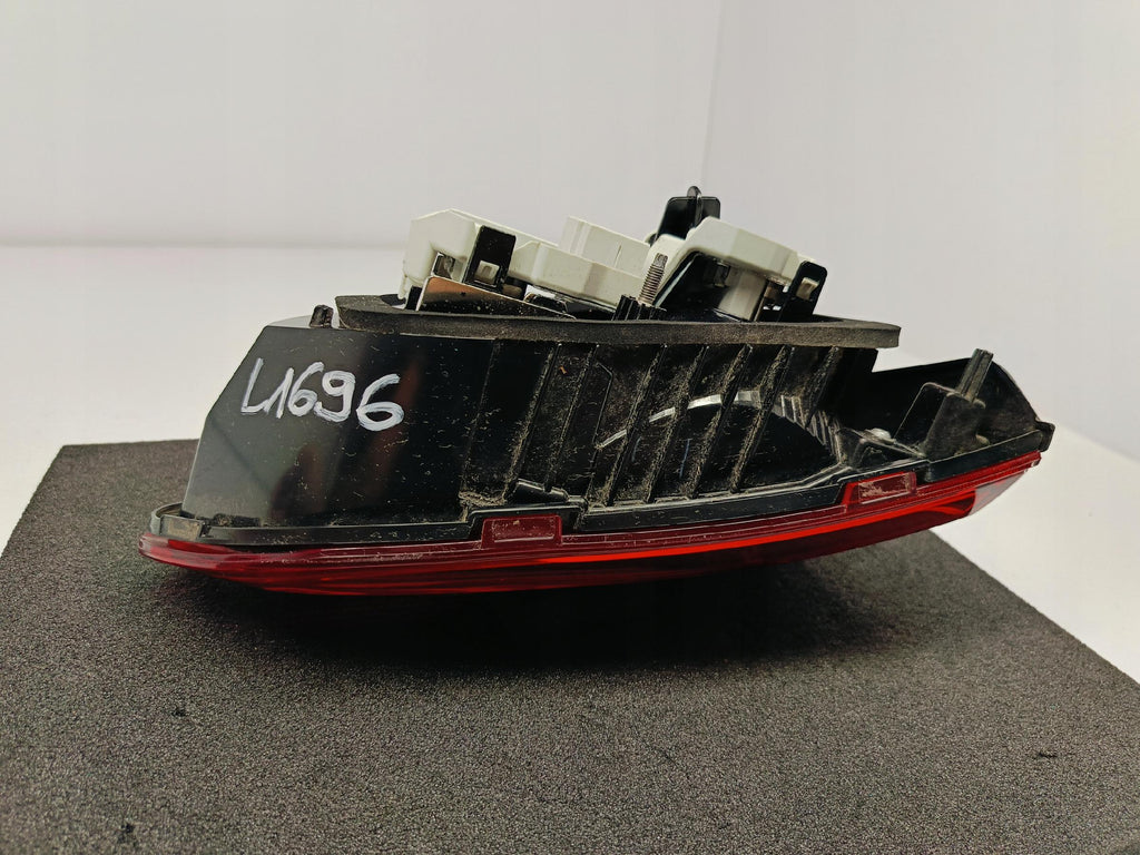 VOLKSWAGEN GOLF VII 7 HB 12- LAMPA KLAPY BAGAŻNIKA PRAWY TYŁ 5G0945094AE