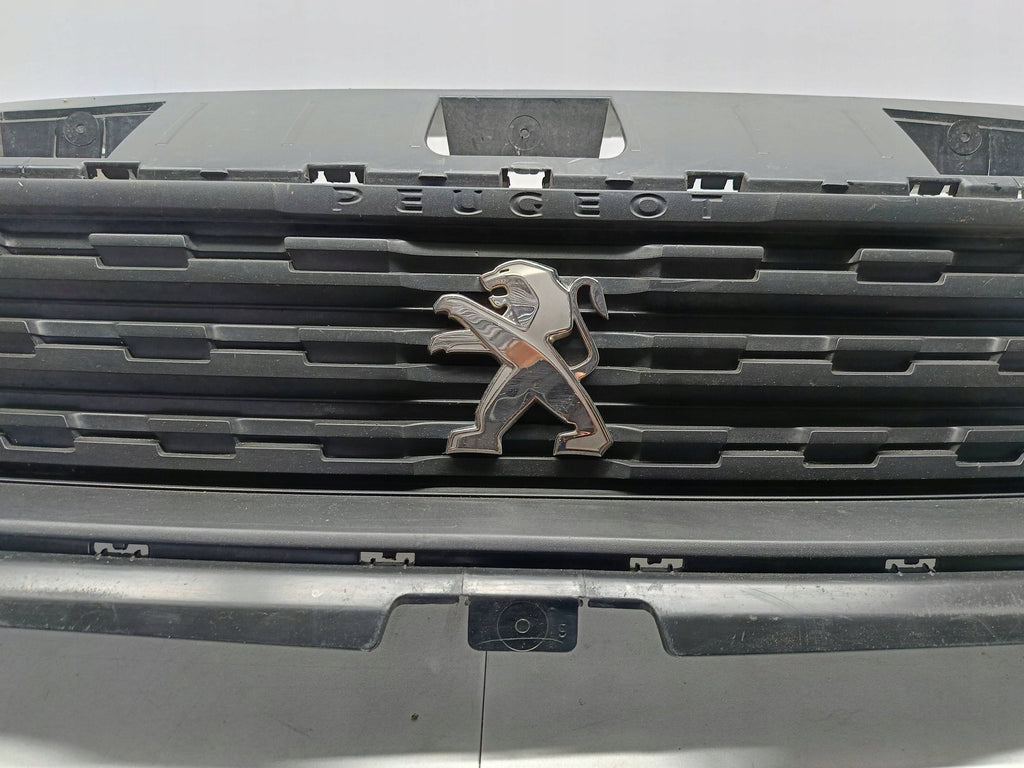 Peugeot Partner IV 4 18- ATRAPA GRILL ZDERZAKA PRZEDNIEGO 9818281980