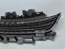 Laden Sie das Bild in den Galerie-Viewer, VW Transporter Caravelle T7 23- KÜHLERGRILL STOSSFÄNGER VORNE S741-17E778-A