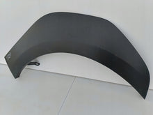 Laden Sie das Bild in den Galerie-Viewer, TOYOTA bZ4X BZ4X 21- RADLAUFVERKLEIDUNG HINTEN LINKS 75606-42200