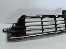 Load image into Gallery viewer, Toyota Auris II LIFT 15- KRATKA ŚRODKOWA ATRAPA ZDERZAKA PRZÓD 5311202670