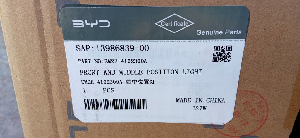 BYD DOLPHIN ELEKTRYK 23- LAMPA ŚRODKOWA ATRAPA PRZÓD EM2E-4102300A