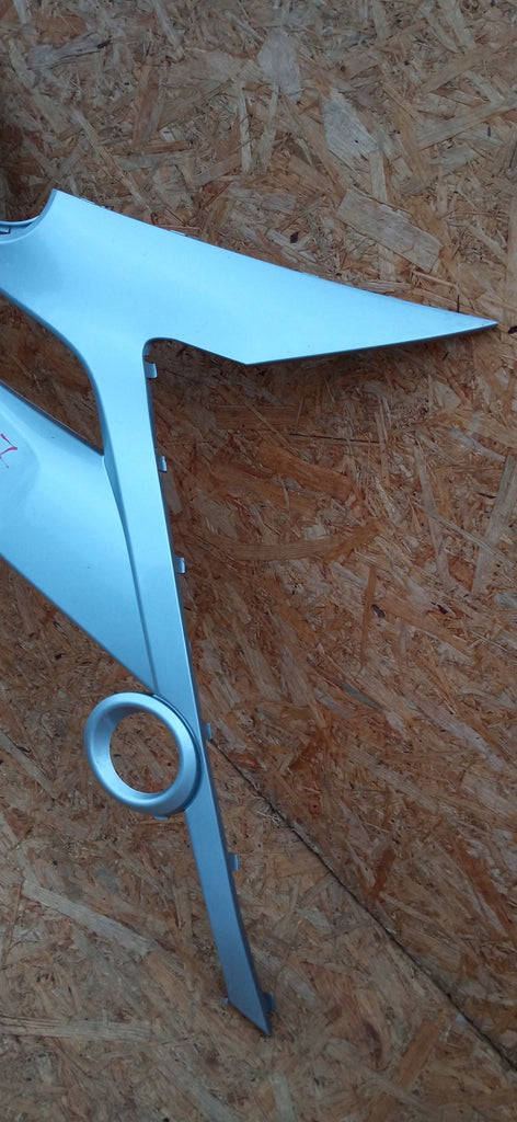 TOYOTA AYGO II 14 GRILL ATRAPA RAMKA ŚRODEK ZDERZAKA PRZEDNIEGO 52112-0H020