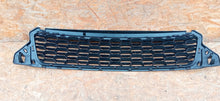 Load image into Gallery viewer, DACIA DUSTER I LIFT 13- ATRAPA KRATKA DOLNA GRILL ZDERZAKA PRZÓD 622540347R