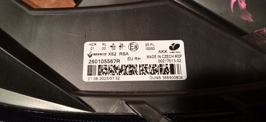 RENAULT MASTER 19- LAMPA PRAWA PRZÓD PRAWA PRZEDNIA NOWA OE 260105567R